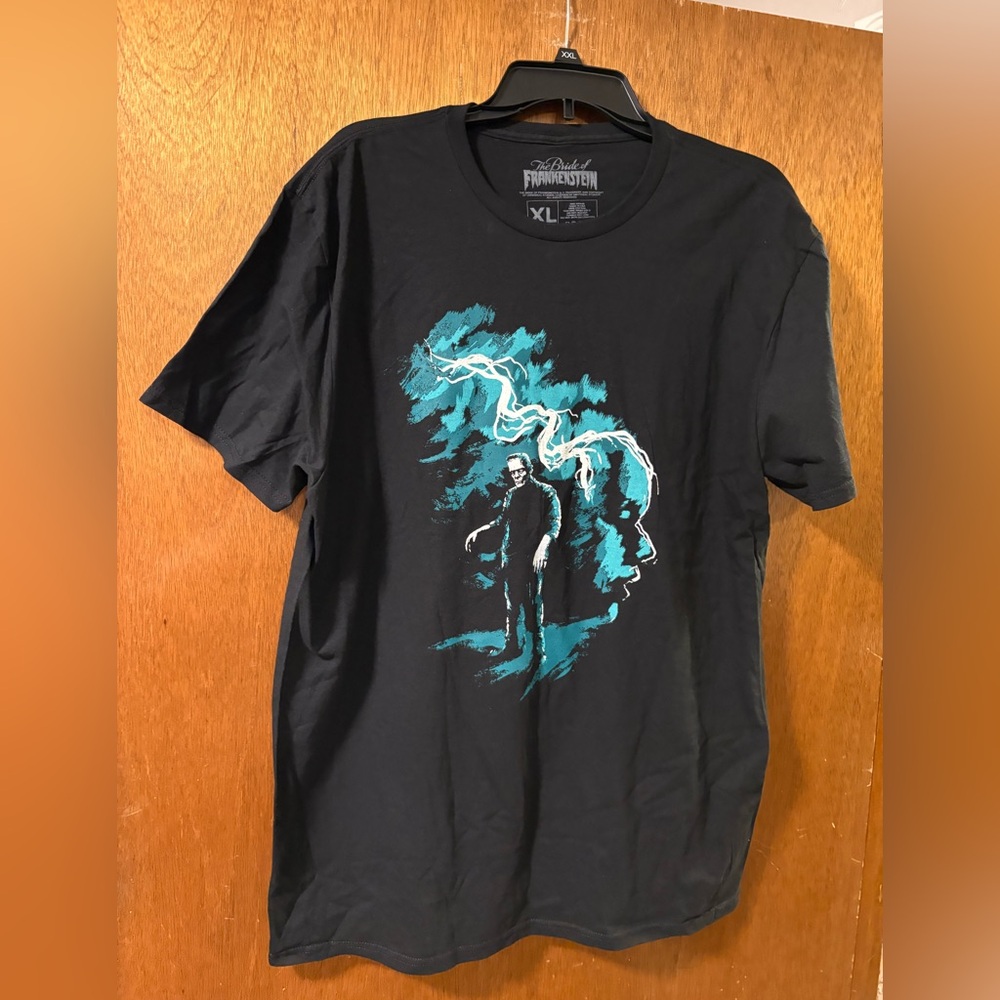 Bride of Frankenstein T-Shirt XL Loot Wear Fright Universal Monsters Horror Tee